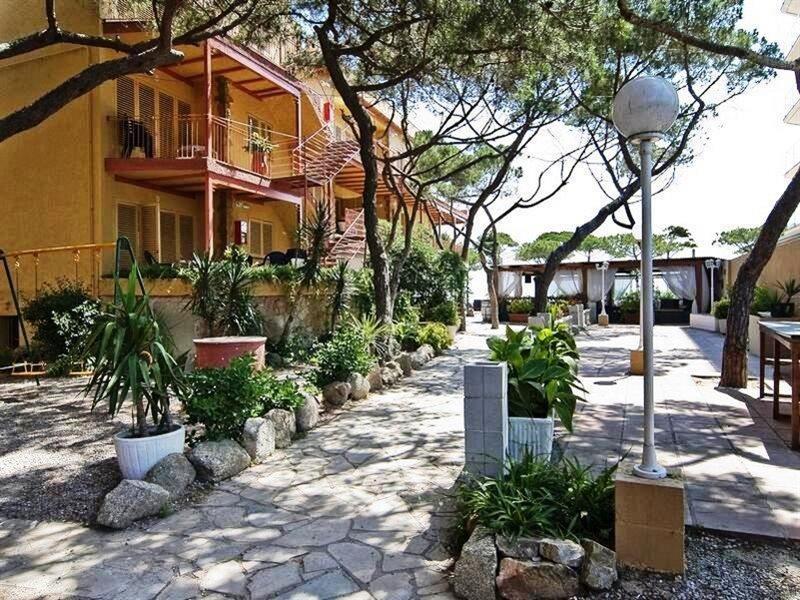 Delfin Apartments Платжа-д'Ару Екстер'єр фото
